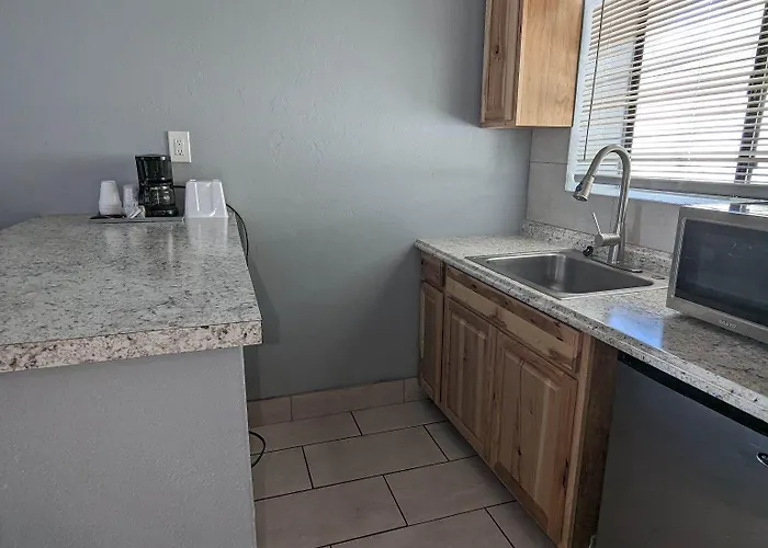 Sierra Motel 2*