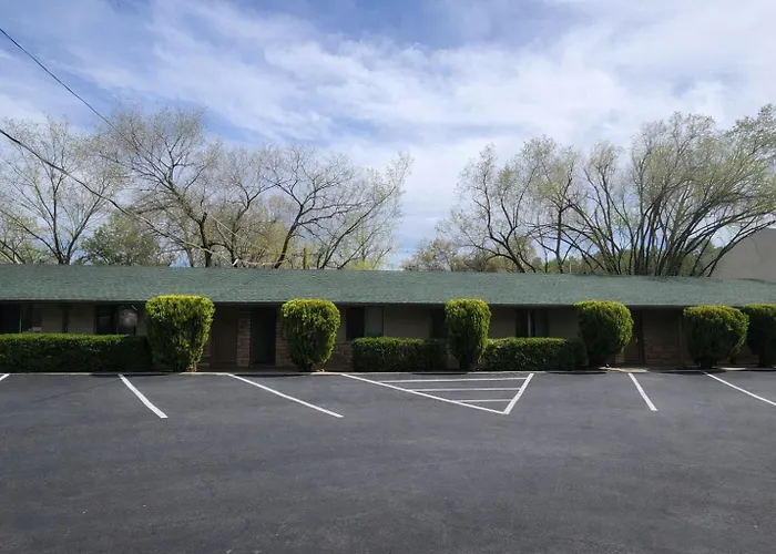 Sierra Motel 2*